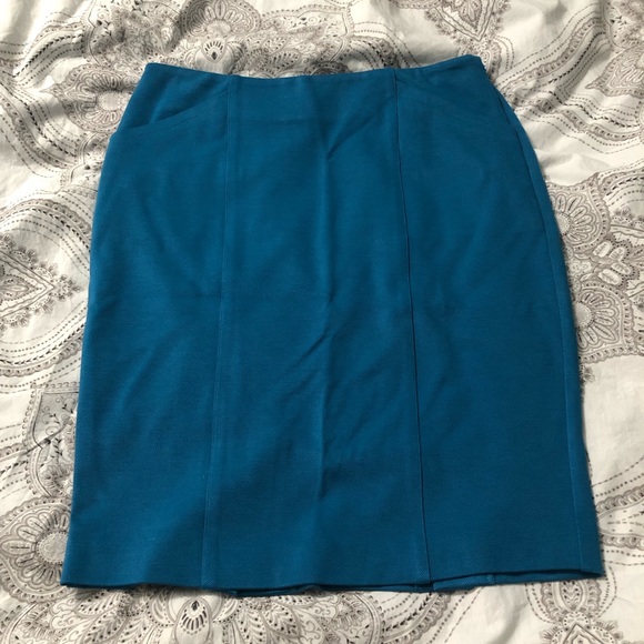 Cabi NWOT Sigourney Skirt - Picture 2 of 3